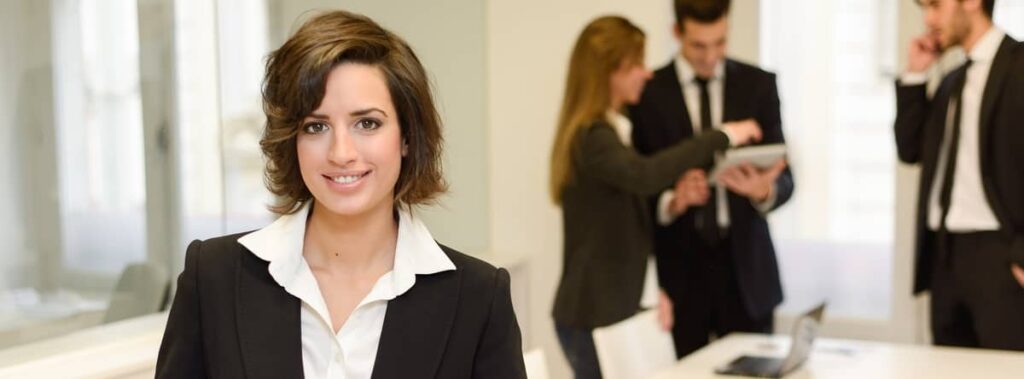 Sueldo de abogado junior en Argentina 2026 promedio salarial mensual estimado